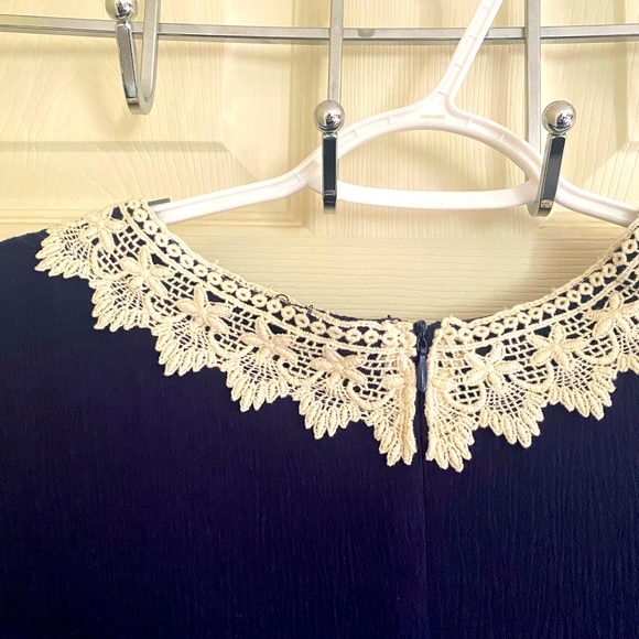 Navy Romper w/ Cream Lace Detail - Size S - ark & co - Picture 4 of 6